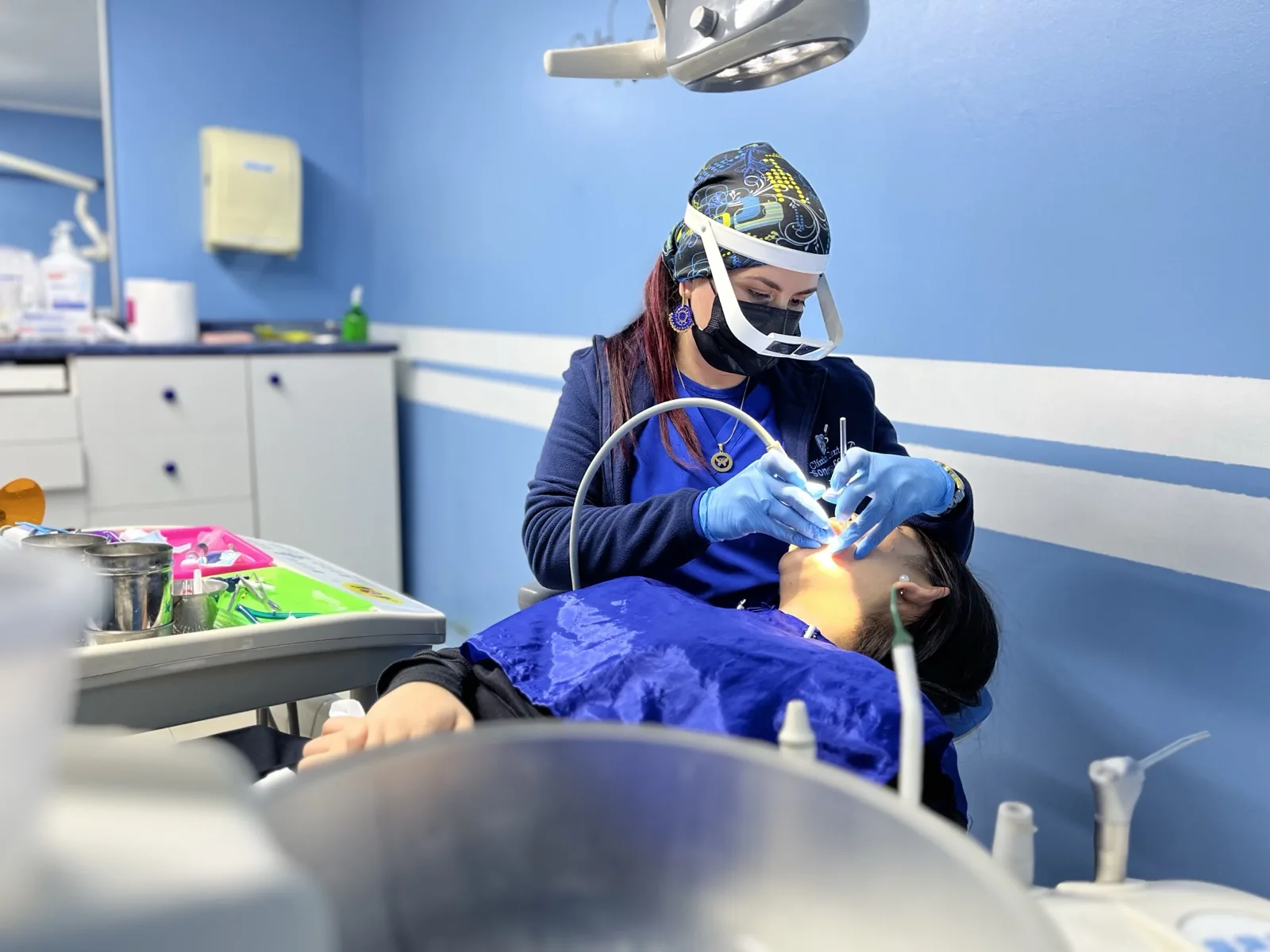 Instalaciones y box clínico de Consulta Dental Sonrisa Feliz